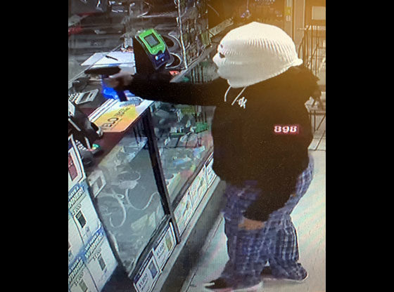 Police searching armed woman robbed gas station