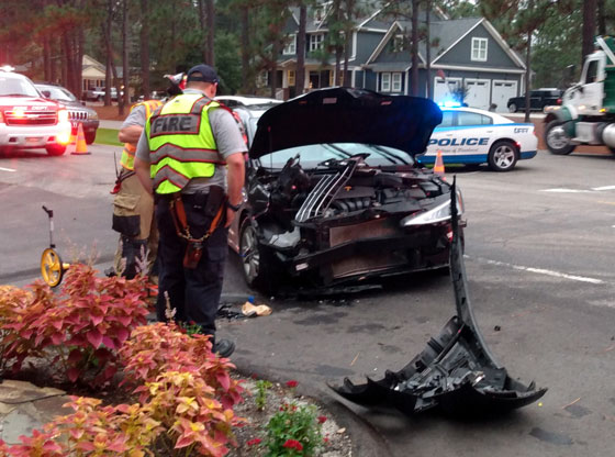 2 escape Pinehurst accident without injuries