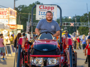 Robbins celebrates small-town America