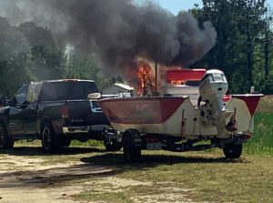 Good Samaritans extinguish boat fire