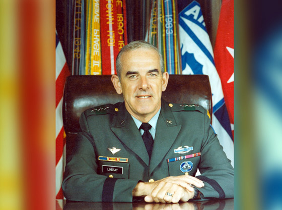 Retired Gen. James Lindsay, former Commander of 18th Airborne Corps, 82nd Airborne Division, dies at 90