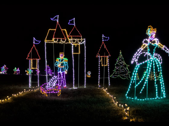 Family-owned farm lights up Sandhills with Christmas display