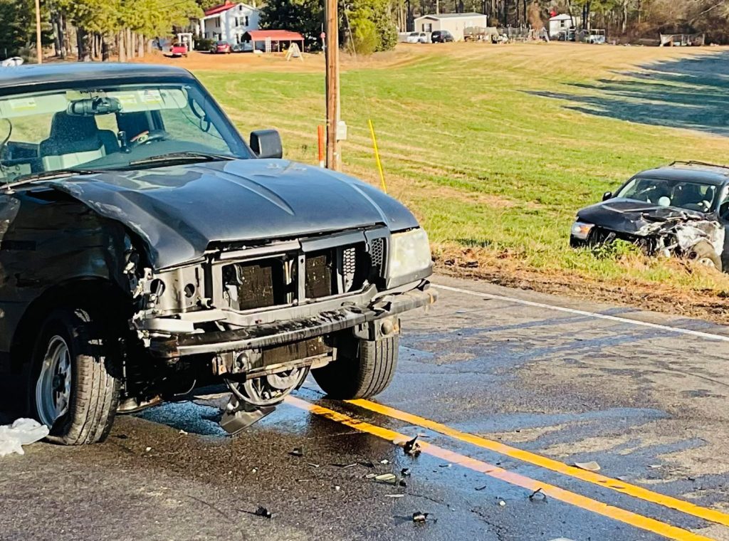 Drivers airlifted after head-on crash on Lobelia Road - Sandhills Sentinel