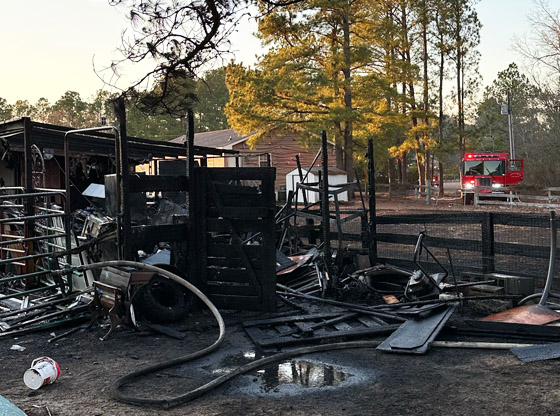 Two homes and pets saved from fire in Lobelia