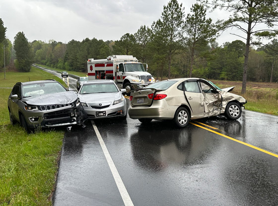 One injured in four-vehicle crash in Carthage