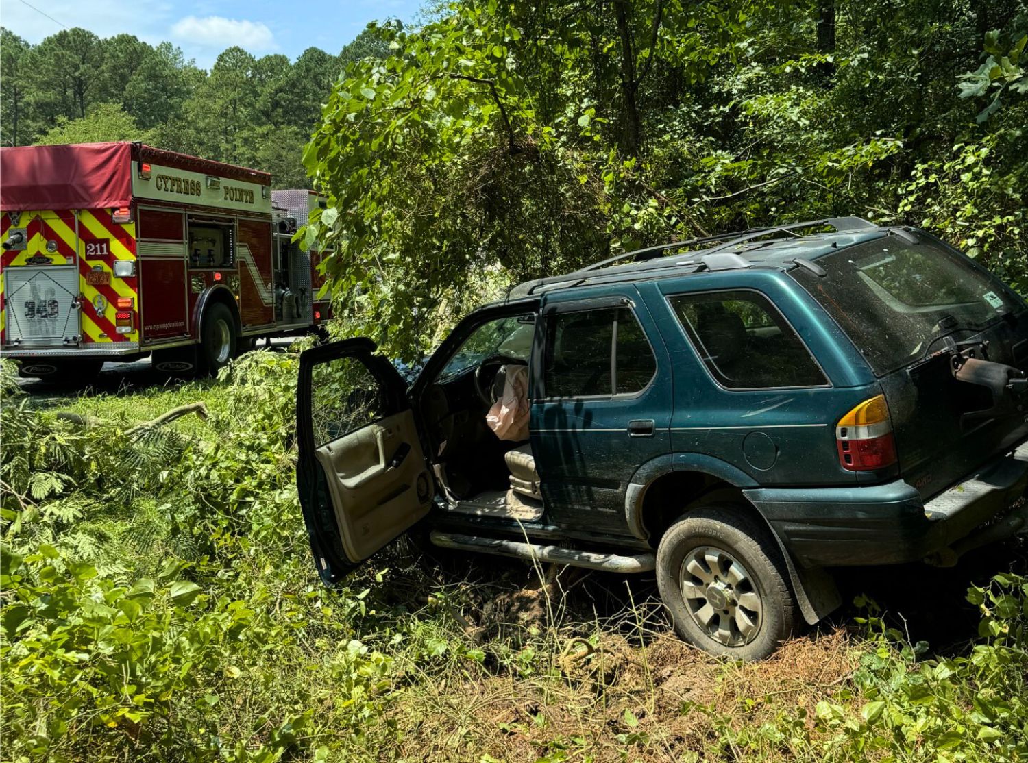 Driver flees on foot after accident near Vass