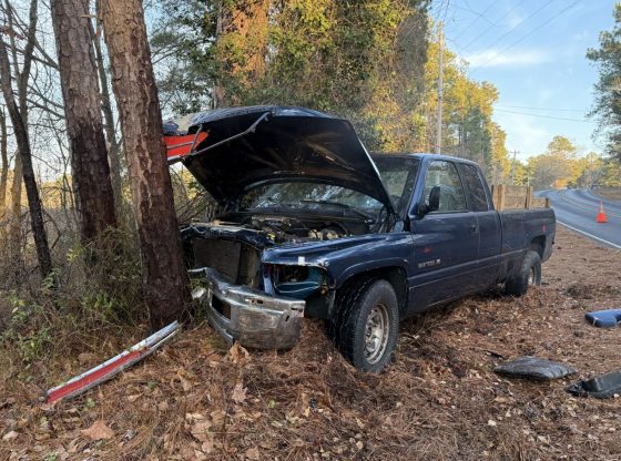 Driver flees from Carthage Christmas crash