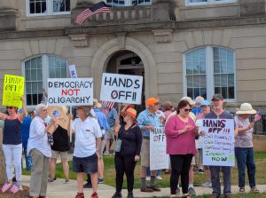 Protesters swarm Carthage Historic Courthouse