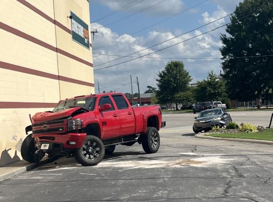 Truck strikes Going, Going, Gone! store in Aberdeen collision