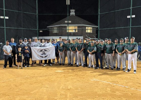 Robbins swings for the fences in 'Battle of the North'