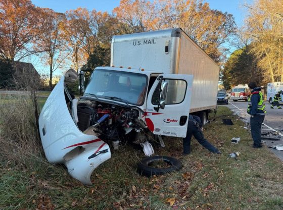 Mail truck, SUV collide in Carthage crash
