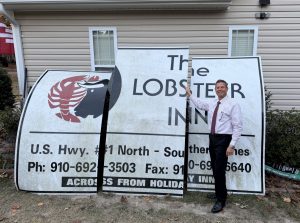The Lobsteer Inn: Sign comes down, memories go on