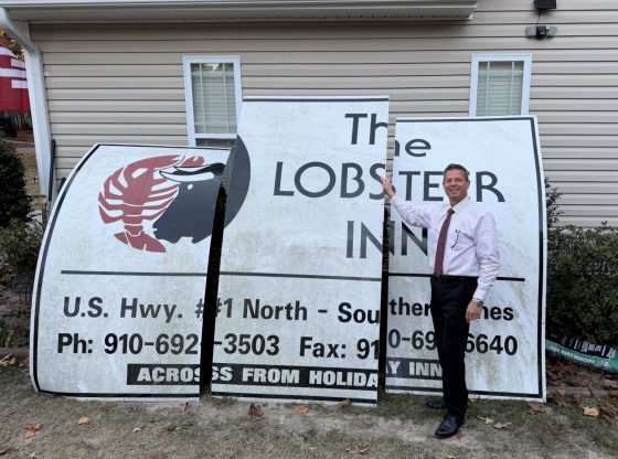 The Lobsteer Inn: Sign comes down, memories go on