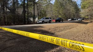 Two dead, suspect flees scene after Woodlake shooting