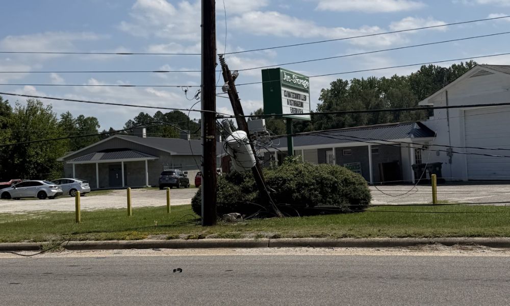 Semi-truck hits 3 utility poles along U.S. 1