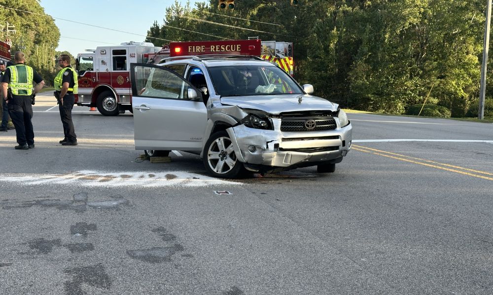 Vehicles collide head-on near Pinecrest