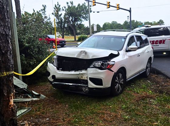 No injuries reported after SUV strikes pole in SP